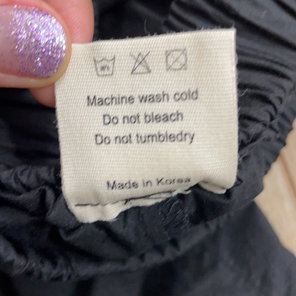 The Frankie Shop Lui Black Cotton Lightweight Shorts - Picture 9 of 9